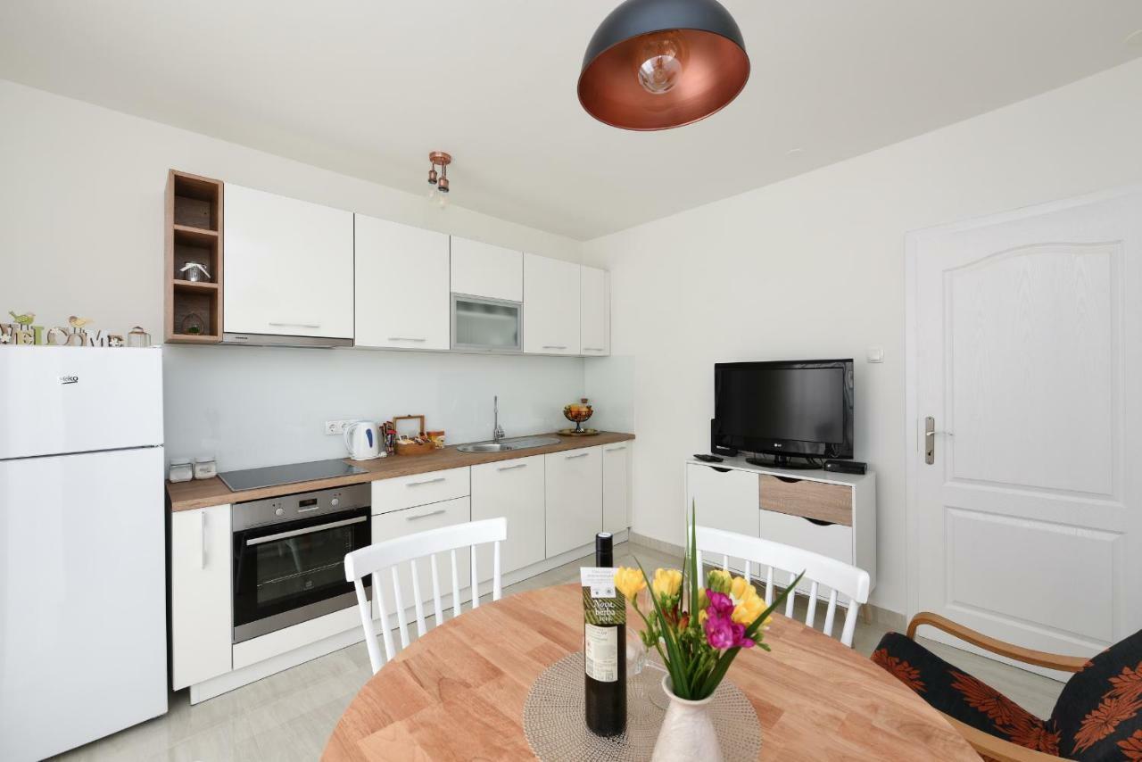 Apartman July